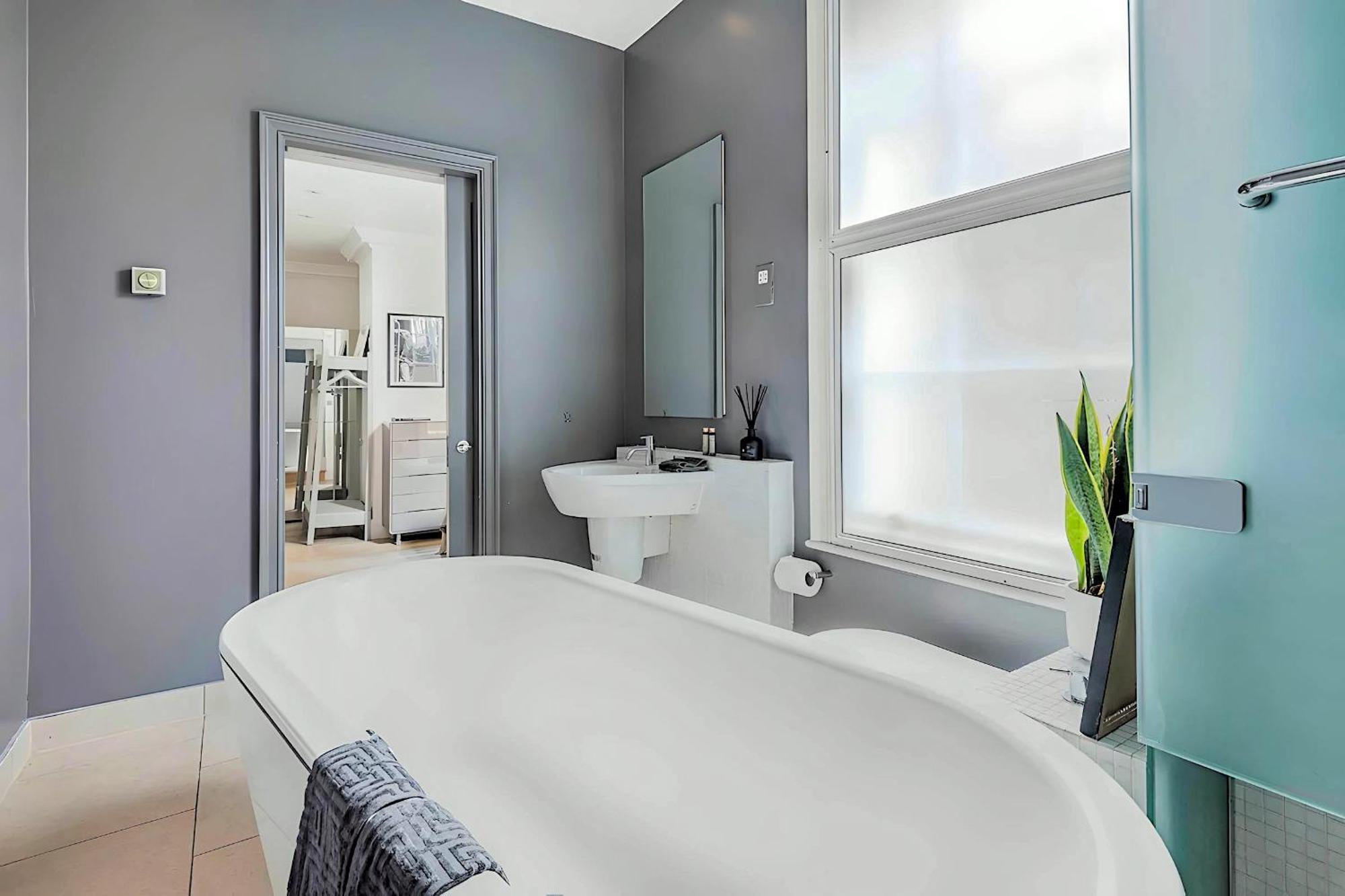 Welcome London - Stay At The Piazza! Экстерьер фото