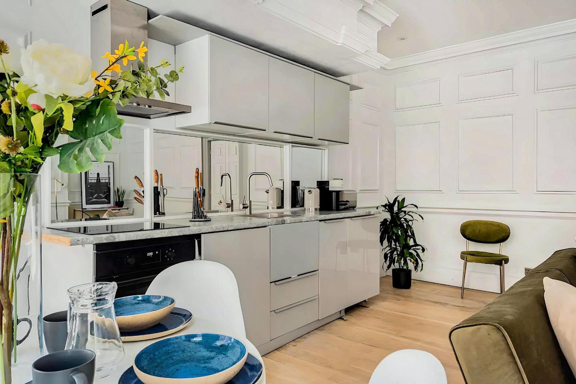 Welcome London - Stay At The Piazza! Экстерьер фото